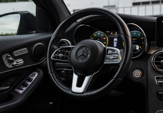 Подержанный автомобиль Mercedes-Benz GLC Coupe 2021 года (10 фото)