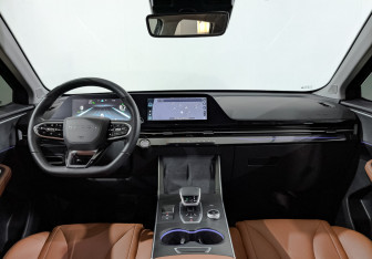 Подержанный автомобиль Omoda C5 2023 года (14 фото)