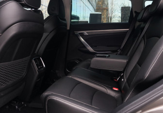 Подержанный автомобиль Geely Atlas Pro 2024 года (9 фото)