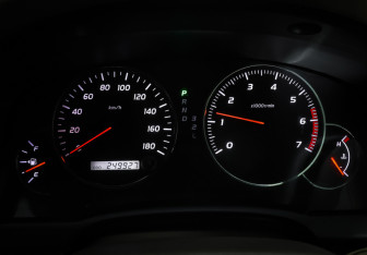 Подержанный автомобиль Toyota Land Cruiser Prado 2004 года (16 фото)