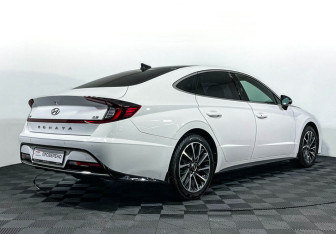 Подержанный автомобиль Hyundai Sonata 2020 года (5 фото)