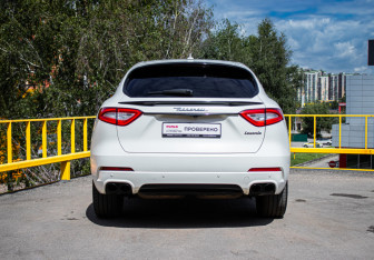 Подержанный автомобиль Maserati Levante 2016 года (5 фото)