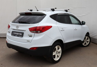 Подержанный автомобиль Hyundai ix35 2010 года (4 фото)