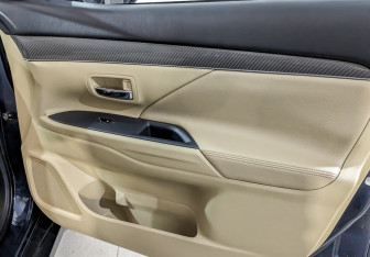 Подержанный автомобиль Mitsubishi Outlander 2020 года (25 фото)