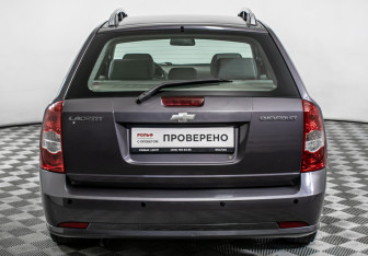 Подержанный автомобиль Chevrolet Lacetti Wagon 2011 года (6 фото)