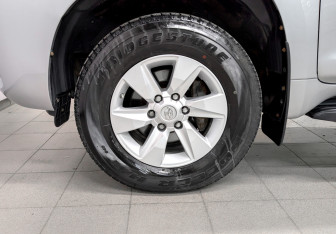 Подержанный автомобиль Toyota Land Cruiser Prado 2019 года (18 фото)