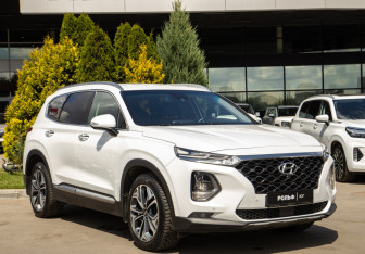 Подержанный автомобиль Hyundai Santa Fe 2020 года (2 фото)