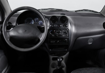 Подержанный автомобиль Daewoo Matiz 2012 года (14 фото)