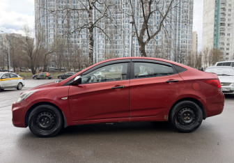 Подержанный автомобиль Hyundai Solaris Sedan 2011 года (8 фото)