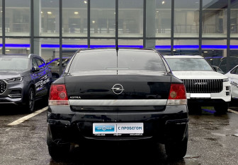 Подержанный автомобиль Opel Astra Sedan 2012 года (6 фото)
