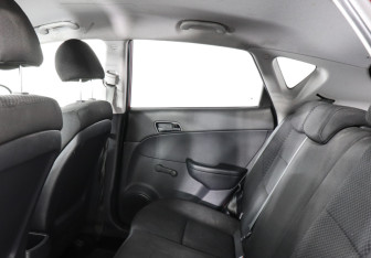 Подержанный автомобиль Hyundai i30 Hatchback 2010 года (8 фото)