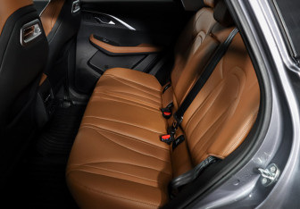 Подержанный автомобиль Omoda C5 2024 года (10 фото)