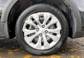 Подержанный автомобиль Kia Rio Hatchback 2021 года (18 фото)