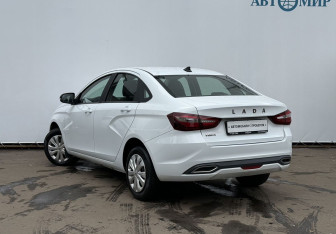 Подержанный автомобиль LADA (ВАЗ) Vesta Sedan 2024 года (7 фото)