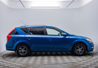 Подержанный автомобиль Kia Ceed Wagon 2010 года (6 фото)