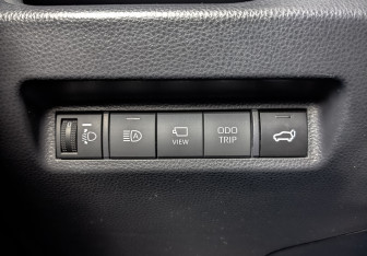 Подержанный автомобиль Toyota RAV4 2024 года (29 фото)