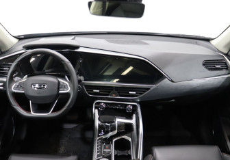 Подержанный автомобиль Geely Tugella 2022 года (12 фото)
