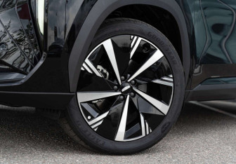 Новый Geely Atlas 2025 (10 фото)