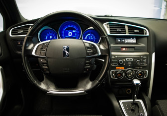 Подержанный автомобиль Citroen DS4 2014 года (8 фото)