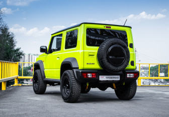 Подержанный автомобиль Suzuki Jimny 2019 года (12 фото)