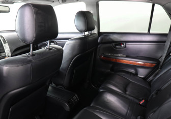 Подержанный автомобиль Lexus RX 2007 года (12 фото)