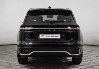 Подержанный автомобиль Geely Monjaro 2023 года (6 фото)