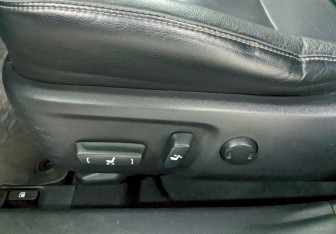 Подержанный автомобиль Toyota Camry Sedan 2015 года (15 фото)