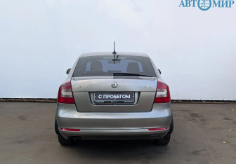 Подержанный автомобиль Skoda Octavia Liftback 2012 года (6 фото)