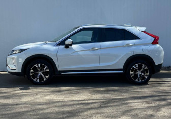 Подержанный автомобиль Mitsubishi Eclipse Cross 2022 года (8 фото)