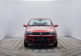 Подержанный автомобиль Fiat Albea 2011 года (8 фото)