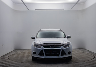 Подержанный автомобиль Ford Focus Sedan 2014 года (2 фото)