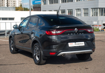 Подержанный автомобиль Renault Arkana 2021 года (7 фото)