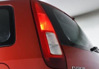 Подержанный автомобиль Ford Fusion 2007 года (20 фото)