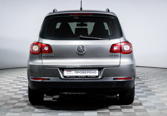 Подержанный автомобиль Volkswagen Tiguan 2009 года (6 фото)