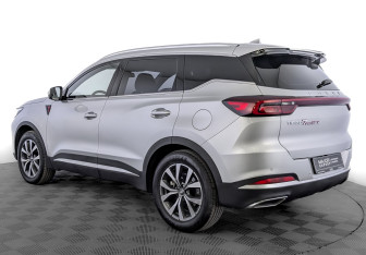 Подержанный автомобиль Chery Tiggo 7 Pro 2023 года (7 фото)