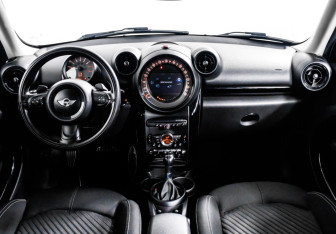 Подержанный автомобиль MINI Countryman 2016 года (11 фото)