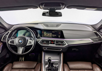 Подержанный автомобиль BMW X6 2021 года (14 фото)