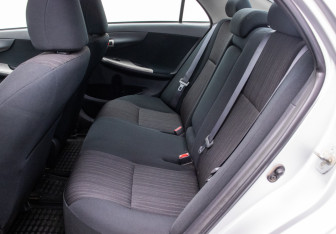 Подержанный автомобиль Toyota Corolla Sedan 2008 года (11 фото)