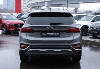 Подержанный автомобиль Hyundai Santa Fe 2019 года (6 фото)
