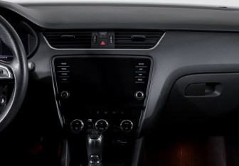 Подержанный автомобиль Skoda Octavia Wagon 2019 года (13 фото)