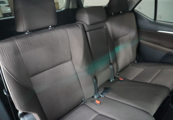 Подержанный автомобиль Toyota Fortuner 2018 года (13 фото)