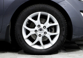 Подержанный автомобиль Hyundai Elantra Sedan 2015 года (7 фото)