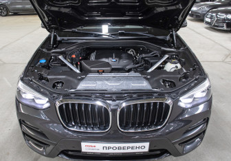 Подержанный автомобиль BMW X3 2019 года (9 фото)
