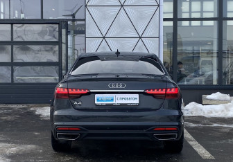 Подержанный автомобиль Audi A4 Sedan 2020 года (6 фото)