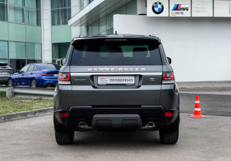 Подержанный автомобиль Land Rover Range Rover Sport 2015 года (6 фото)
