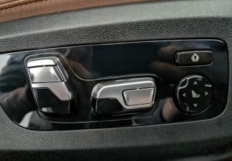 Подержанный автомобиль BMW X6 2023 года (29 фото)