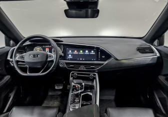 Подержанный автомобиль Geely Tugella 2023 года (14 фото)