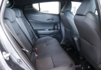 Новый Toyota C-HR 2023 (9 фото)