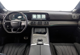 Подержанный автомобиль Jaecoo J8 2024 года (14 фото)