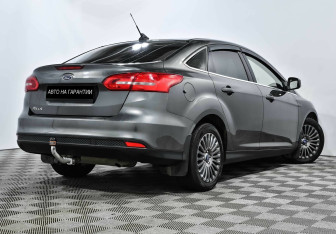 Подержанный автомобиль Ford Focus Sedan 2019 года (5 фото)